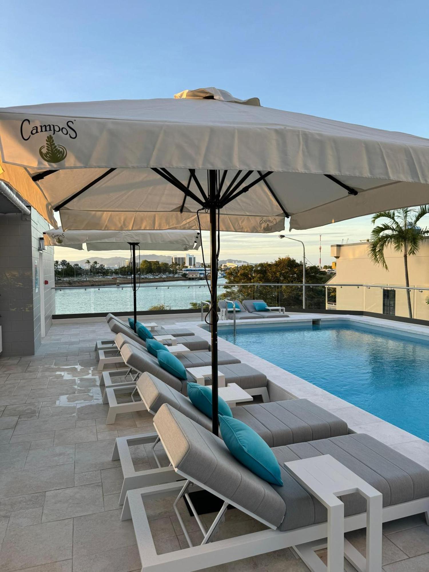 Belmoral Corporate Suites (Adults Only) 타운즈빌 외부 사진